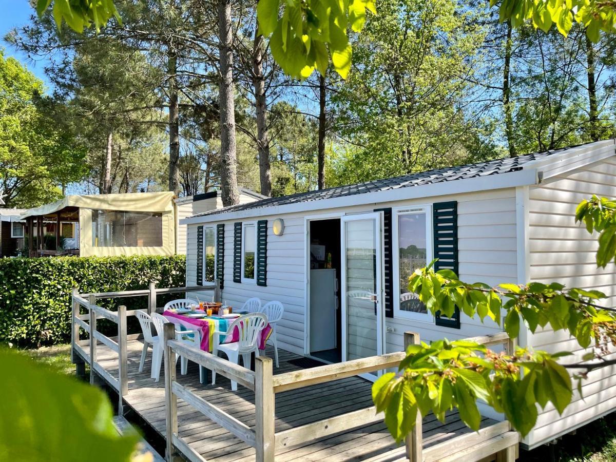 Camping Le Pressoir Petit-Palais-et-Cornemps Eksteriør billede