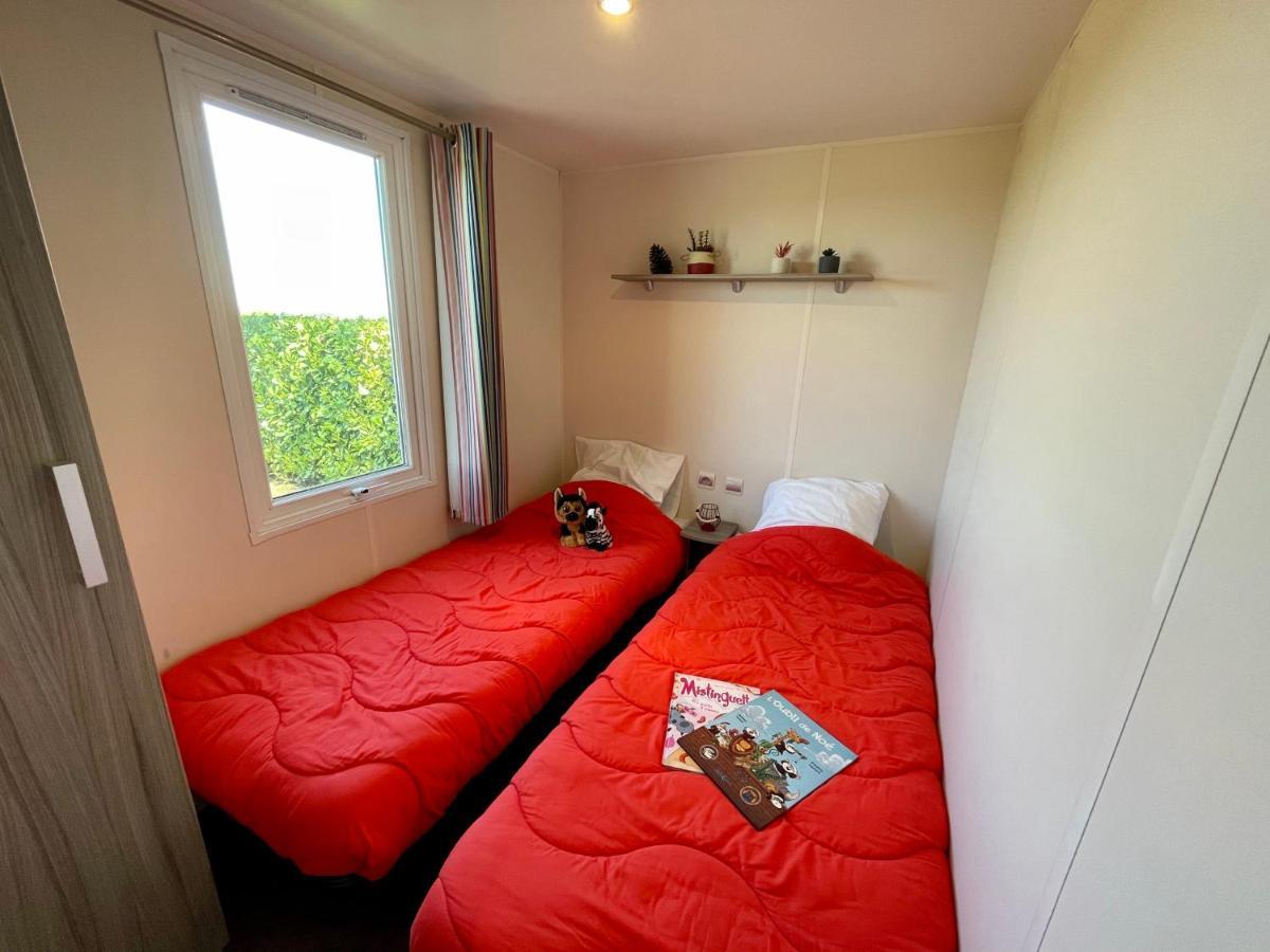 Camping Le Pressoir Petit-Palais-et-Cornemps Eksteriør billede