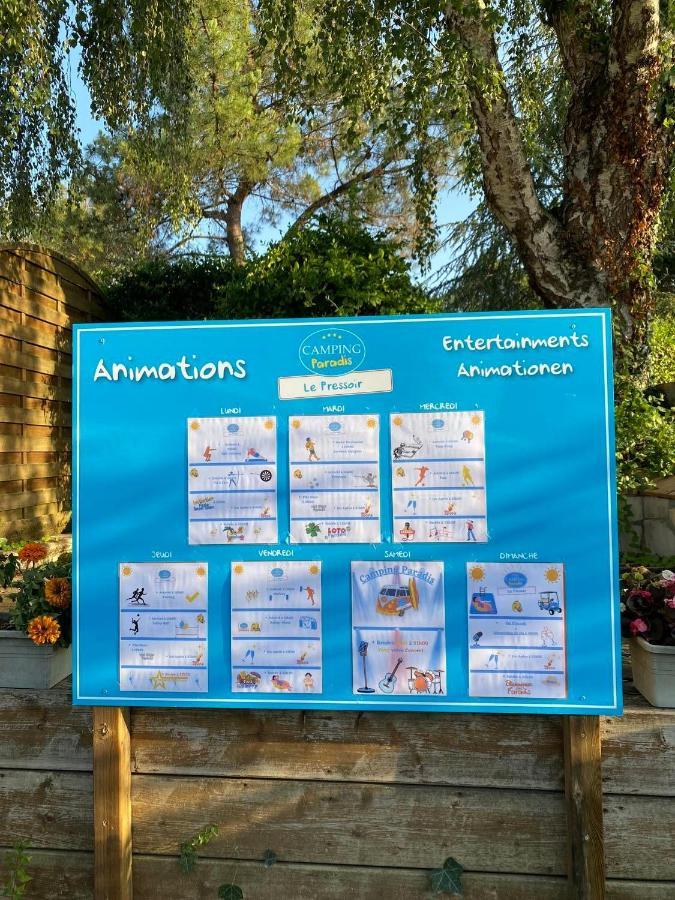 Camping Le Pressoir Petit-Palais-et-Cornemps Eksteriør billede