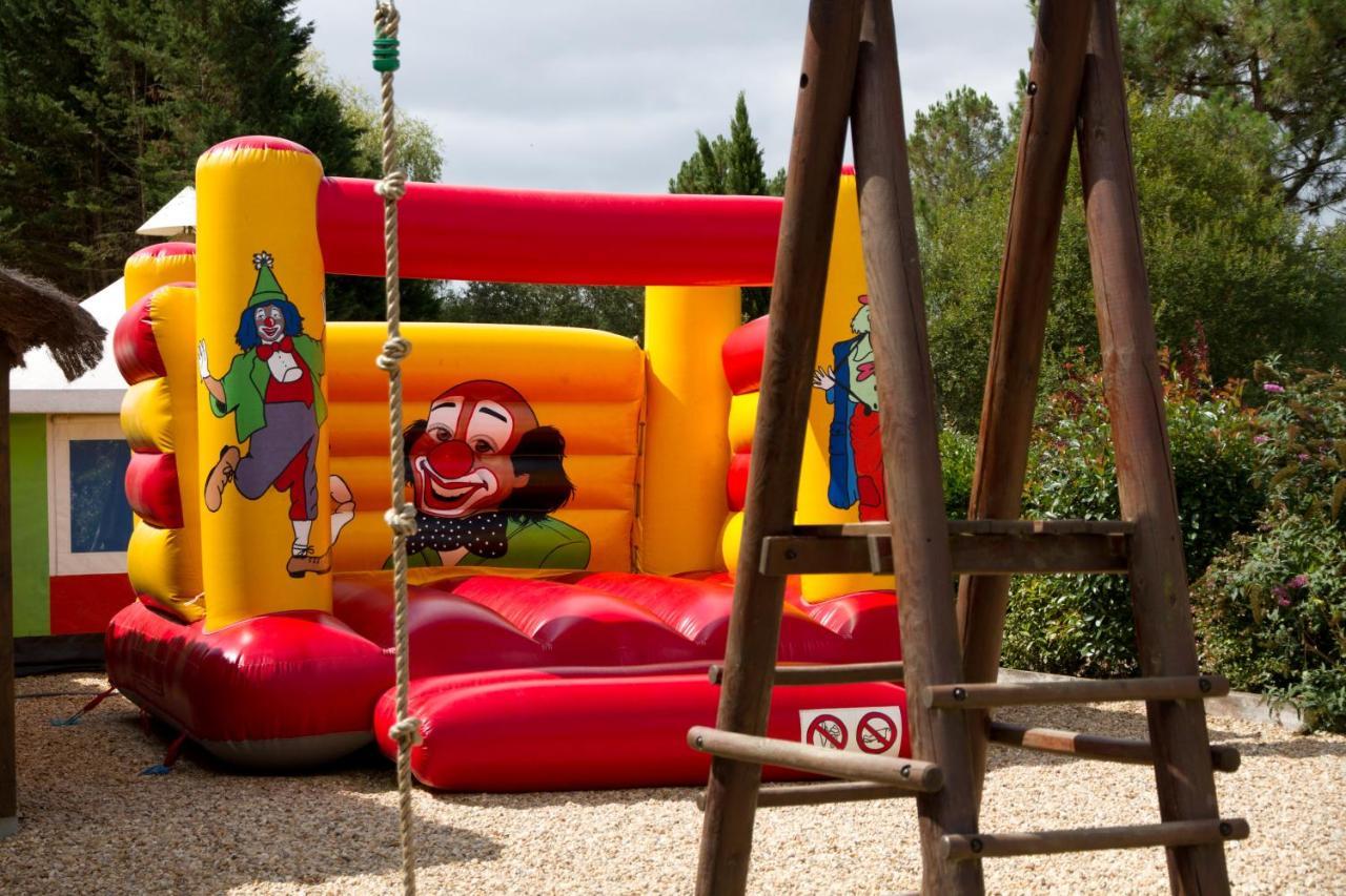 Camping Le Pressoir Petit-Palais-et-Cornemps Eksteriør billede