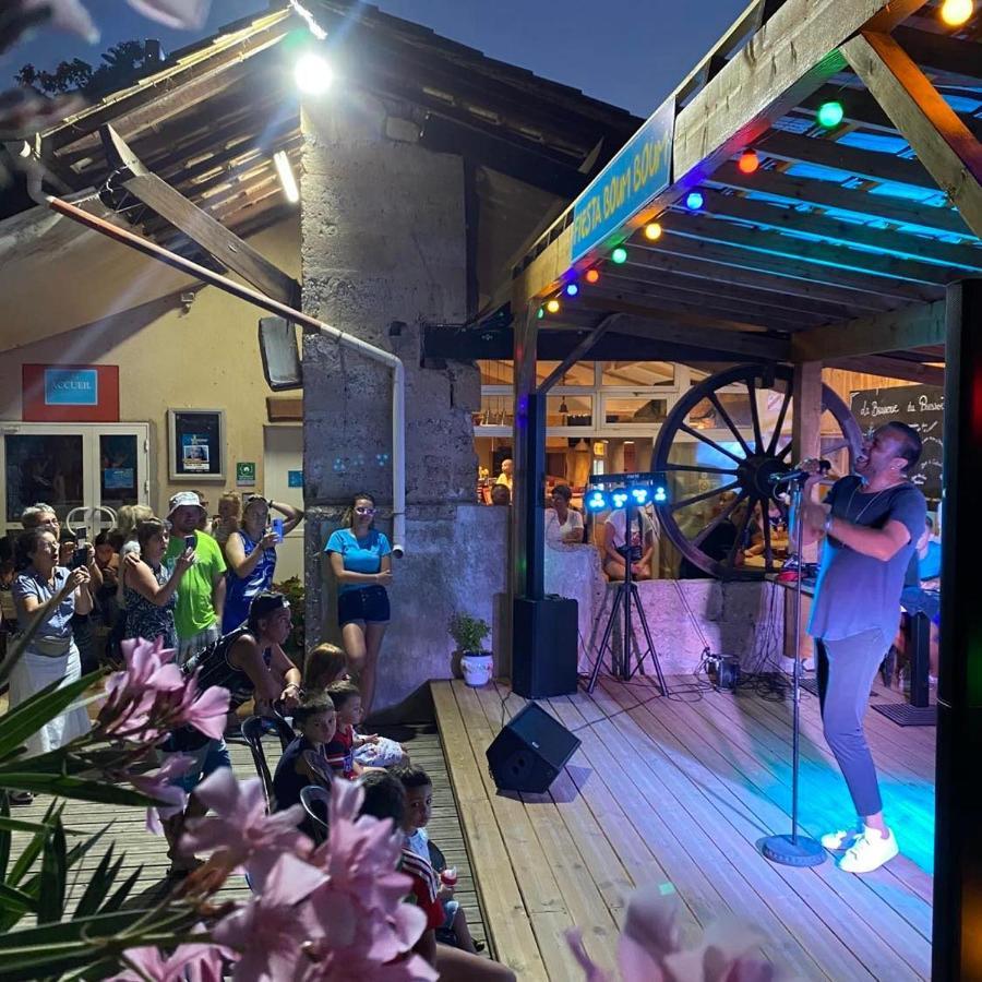 Camping Le Pressoir Petit-Palais-et-Cornemps Eksteriør billede